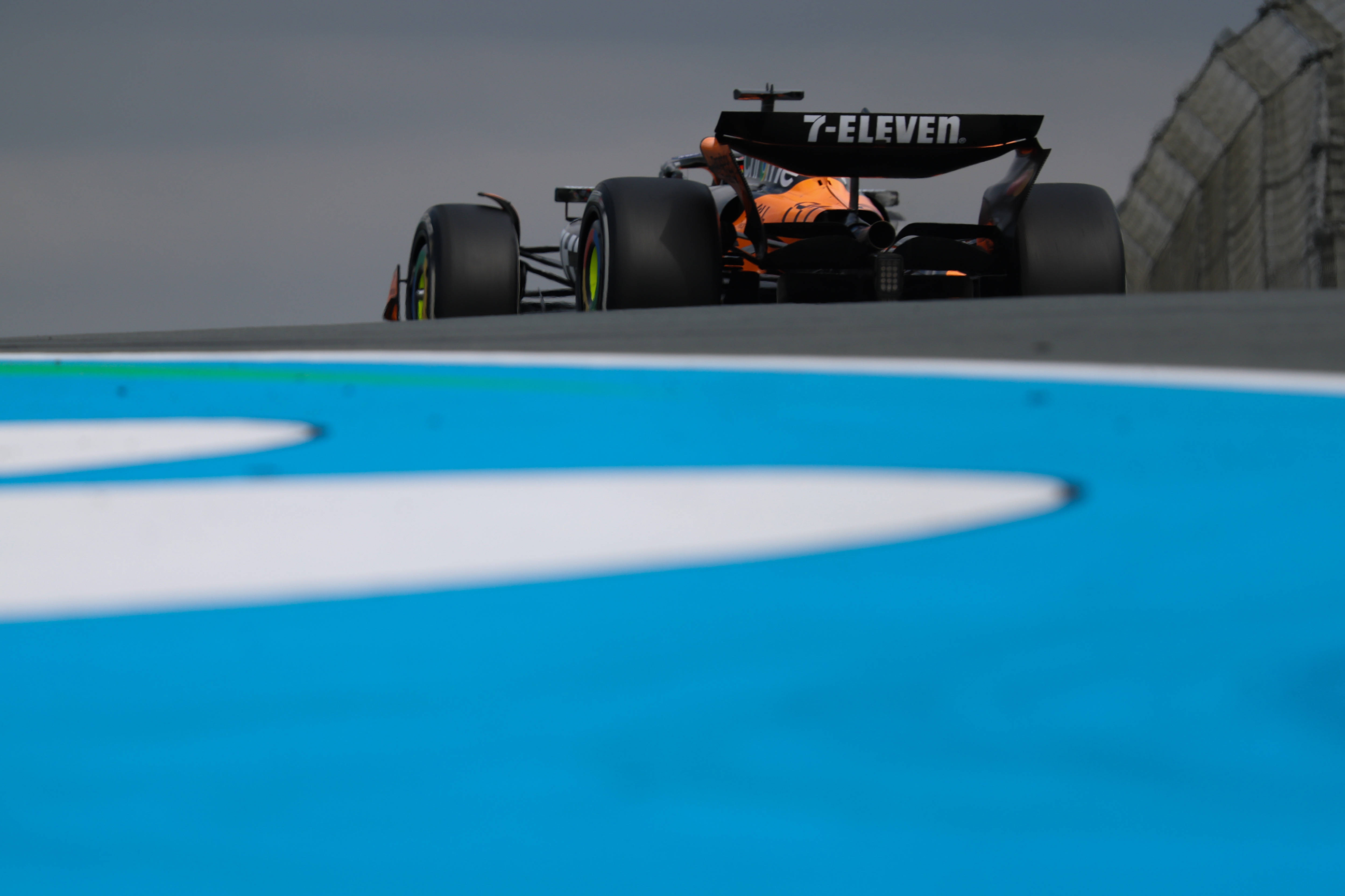 威廉姆斯绝杀迈凯伦，皮亚斯特里刷新纪录