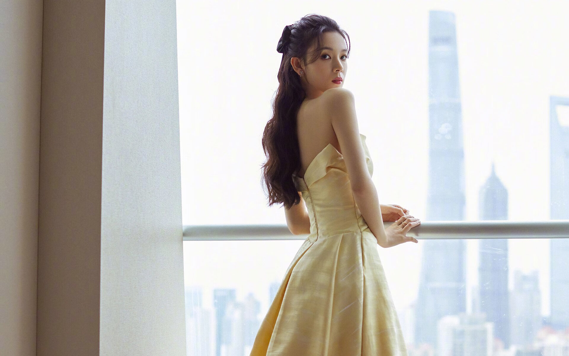 开云体育入口-三分雨浇灭豪门梦，当克莱的子弹射穿伯纳乌的夜晚