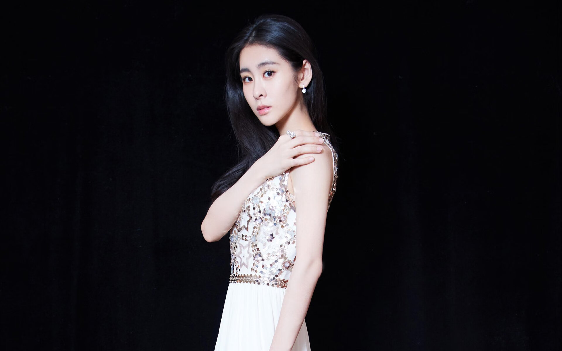 哨声落下时，足球场成了我的棋盘—今晚唯一的主角