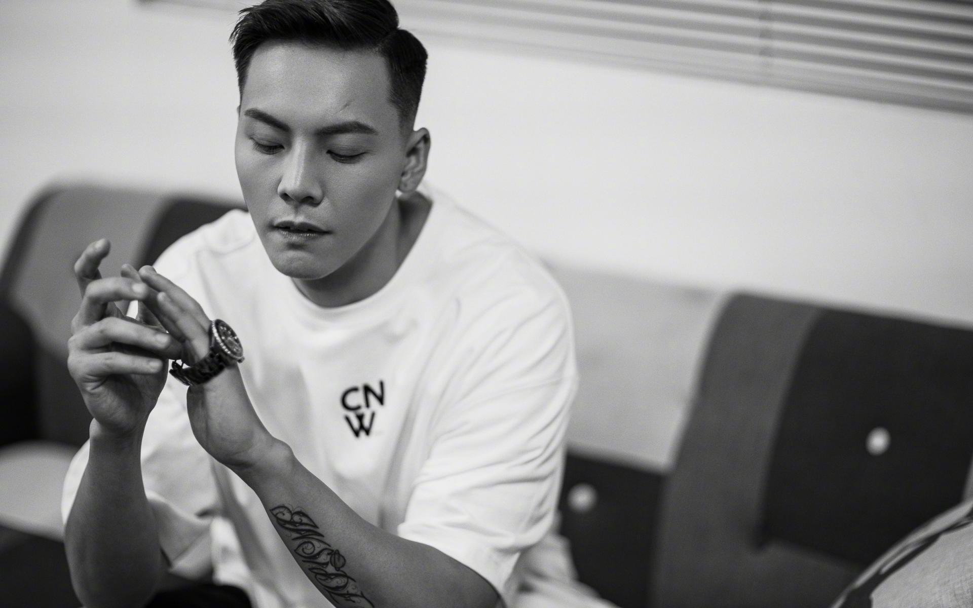 南美风暴席卷梦剧场，萨卡三分钟闪电战击碎曼联复兴梦
